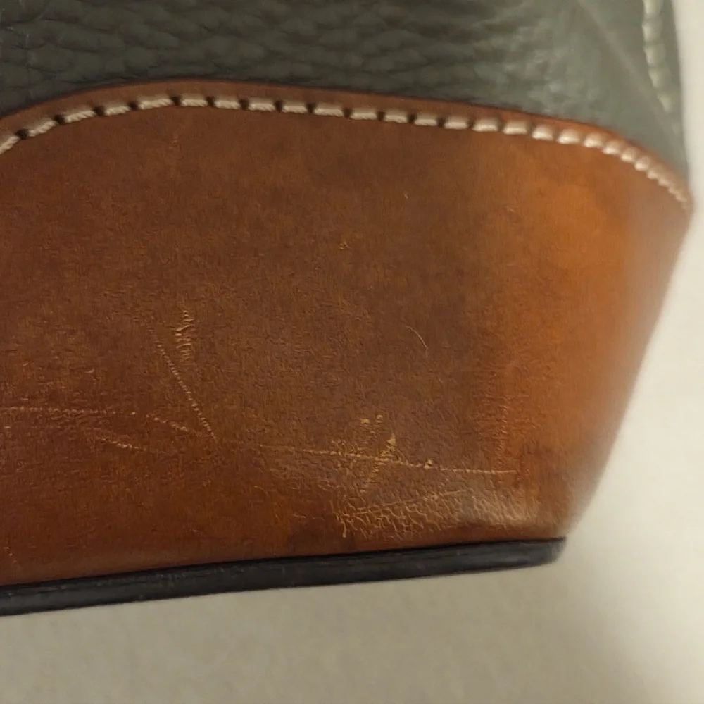 Vintage Dooney and Bourke "Brenna" Avacado satchel / crossbody - Picture 5 of 9